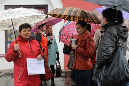 Литературно-архитектурная прогулка под зонтиками в День музеев 
