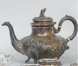 Серебряный чайник в стиле рококо, кончик крышки в виде раковины..JPG 1974452.JPG
